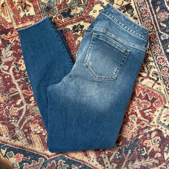 Torrid Rippy Jeggings!‎ - Picture 2 of 8